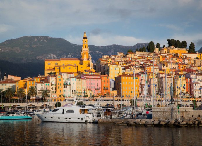 Vous vous demandez où investir dans l’immobilier neuf sur la Côte d'Azur ? Découvrez les villes les plus attractives du littoral